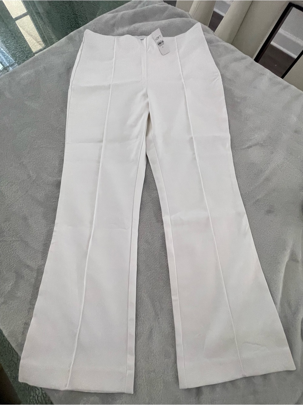 LOFT White HIGH WAIST KICK CROP